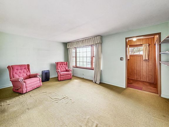 5th image of 2610 W Greenwood Ave