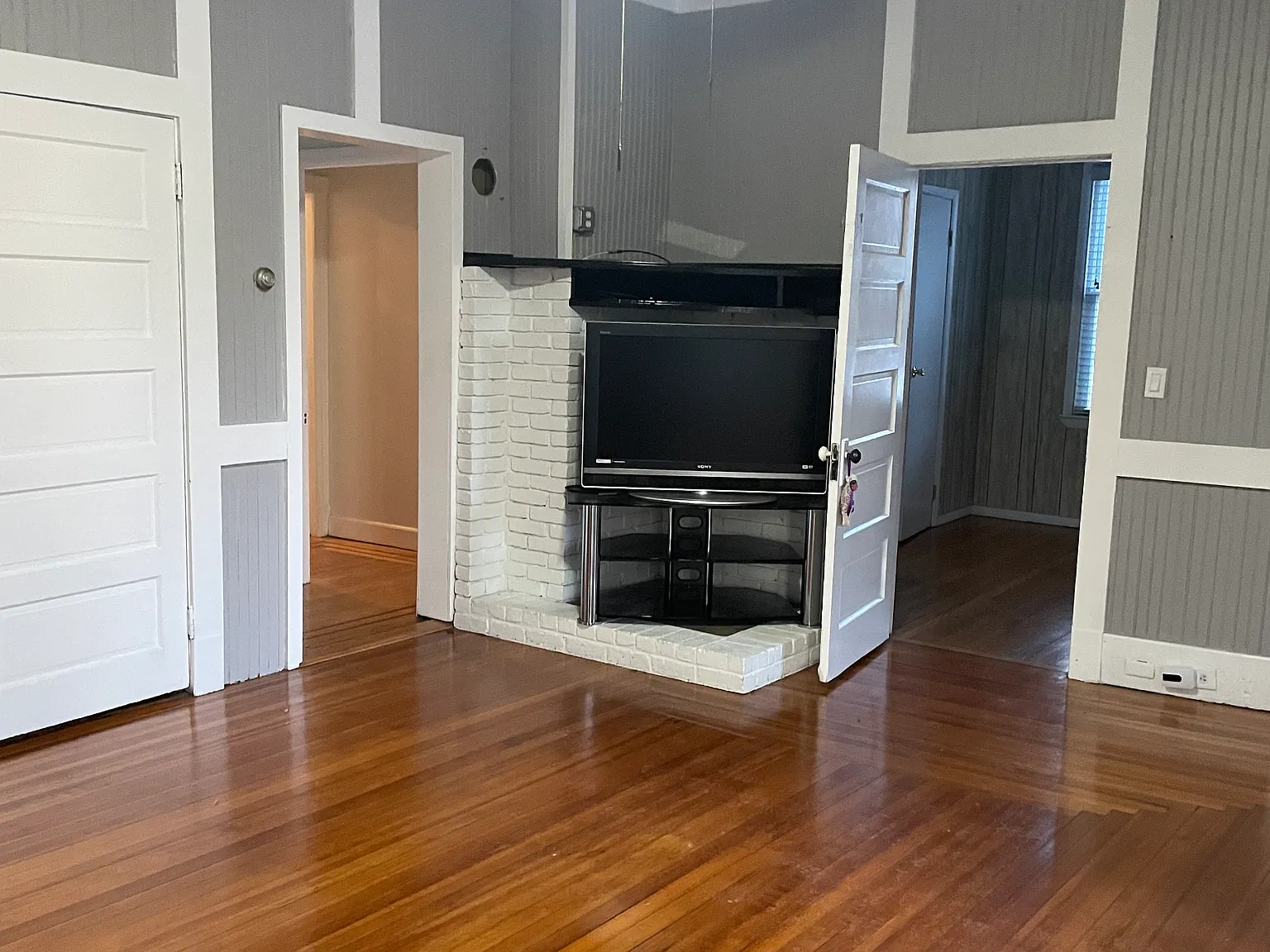 2 bed, 1100 sqft, $3,700 — Photo 2
