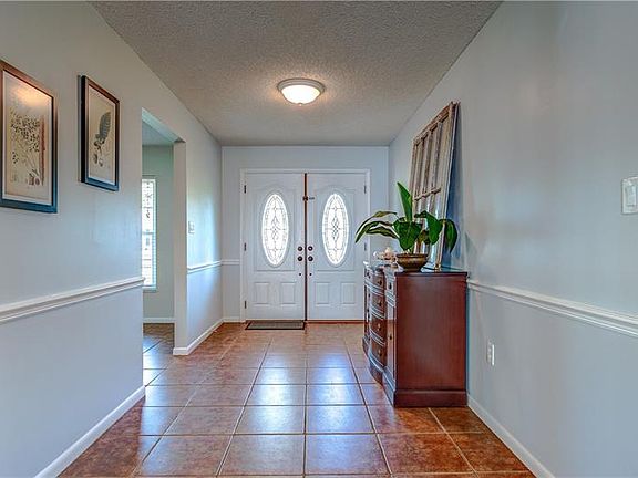 3rd image of 108 Aldean Dr