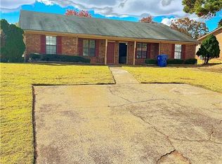 548 Whitehall Ln, Lawrenceville, GA 30046