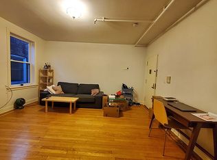 33-42 28th St #2F, Astoria, NY 11106
