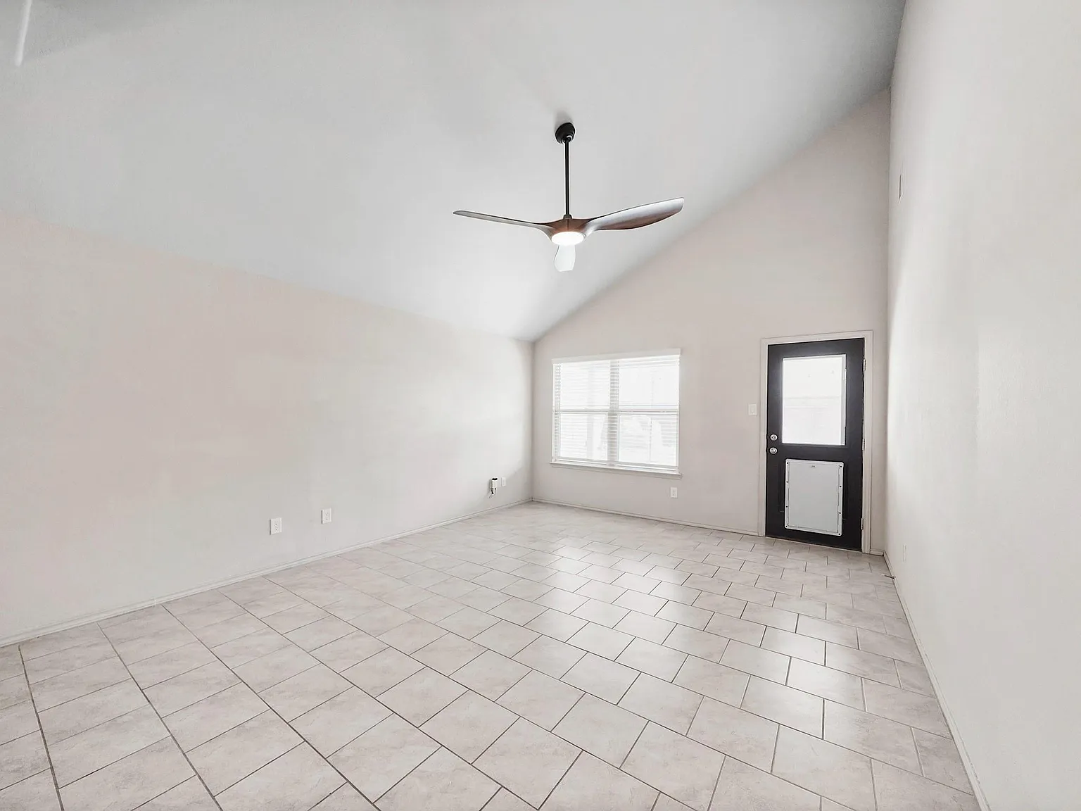 4 bed, 2.0 bath, 1850 sqft, $2,150 — Photo 4