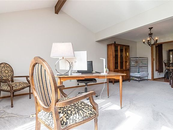 4th image of 470 Celestia Dr