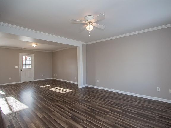 3rd image of 134 Baybrook Cir
