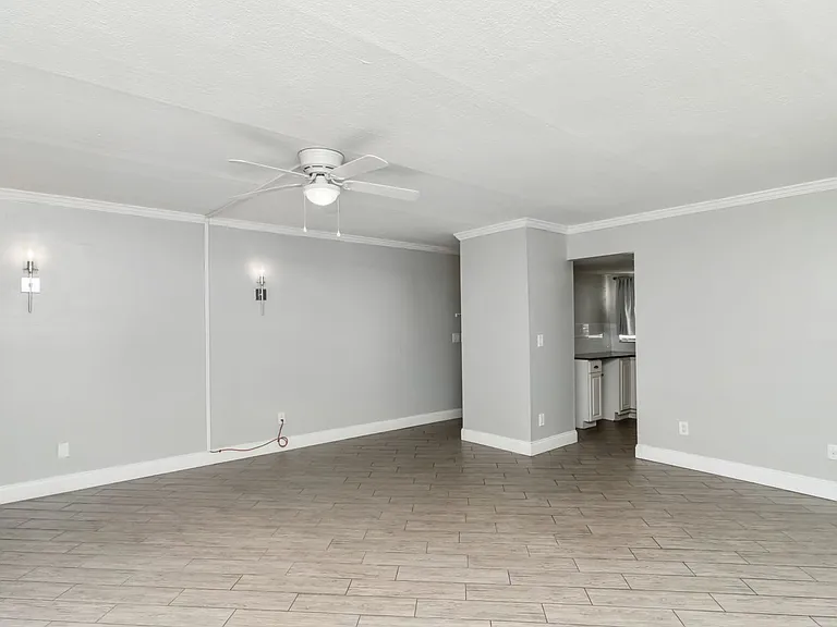 4609 W North B St #111 — Photo 14