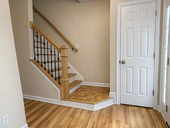 3rd image of 7531 Woodknoll Dr