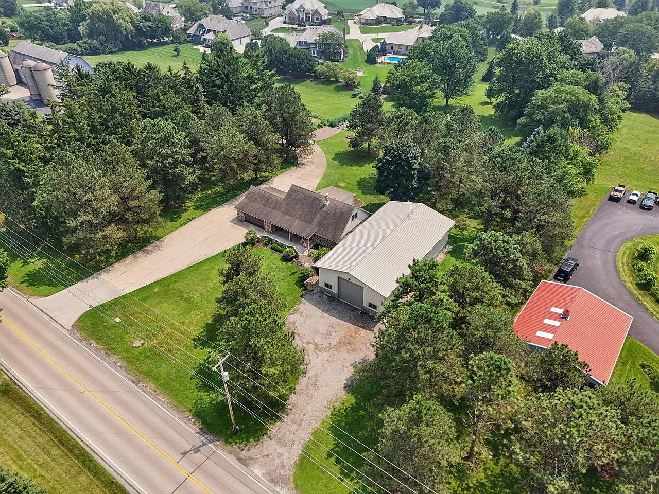 N55W28945 County Road K photo 1