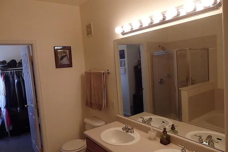 1703 Whitehall Dr #8H — Photo 4