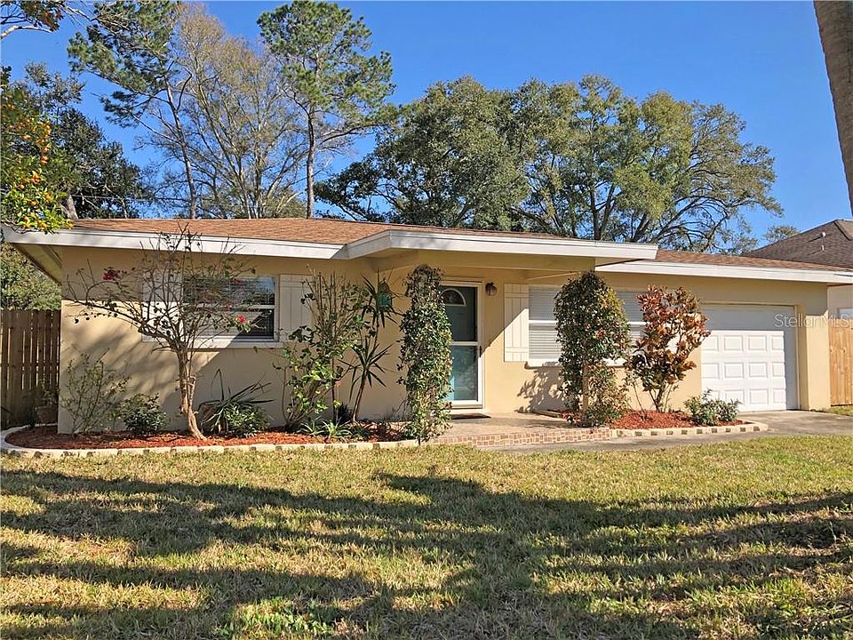 1st image of 1741 Lucas Dr