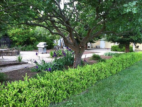 cobblestone firepit/patio