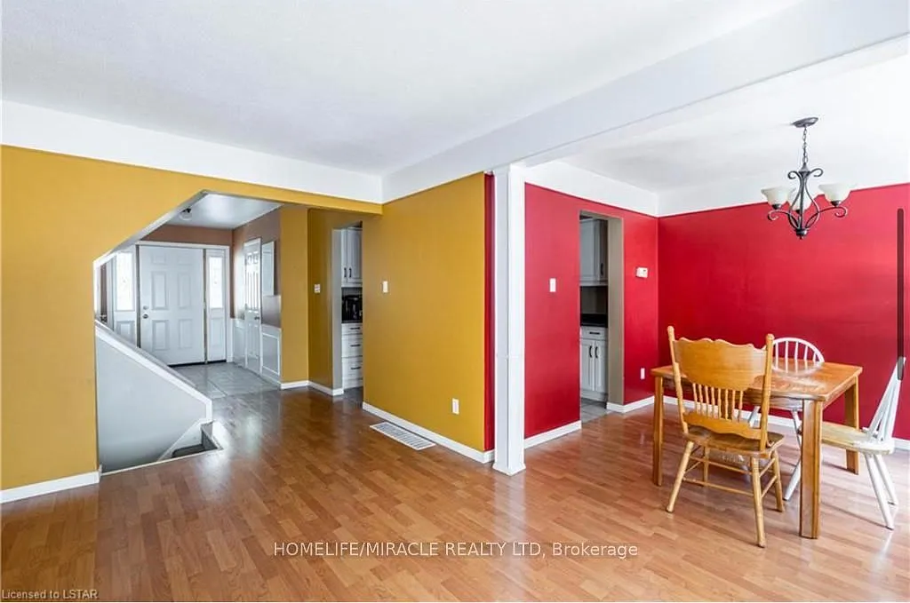 Sugar Tree Condominiums — Photo 3