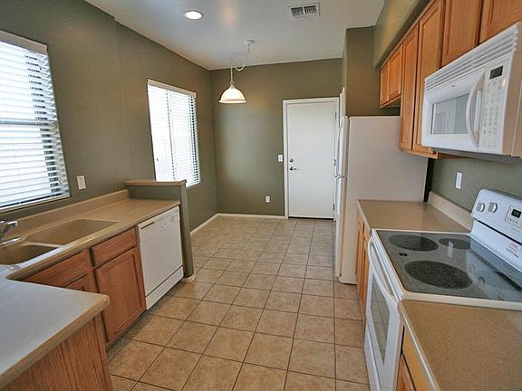 5th image of 15987 N 73rd Ln