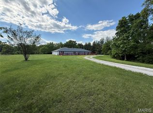 4157 Wetzler Rd, Fults, IL 62244
