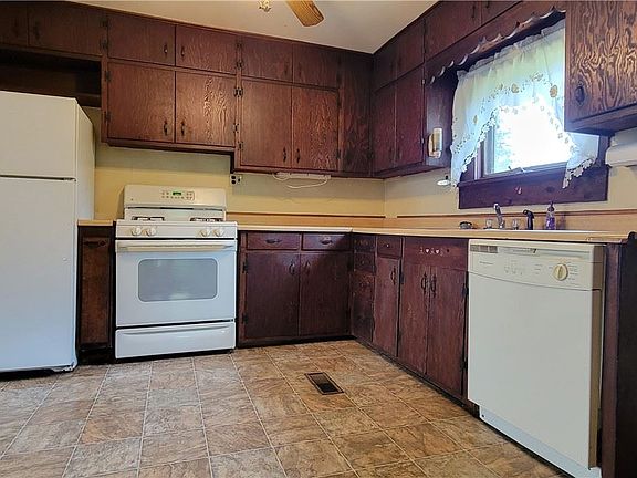 2nd image of 127 Kennedy Rd