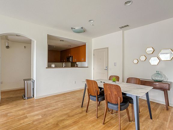 4th image of 10745 N De Anza Blvd Unit 210