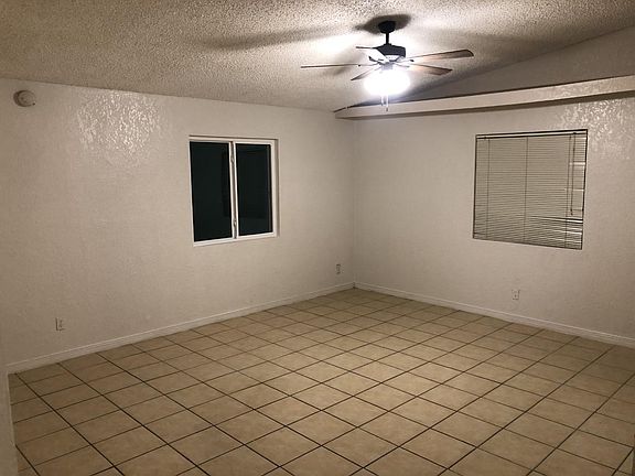 5th image of 1405 Dakota St