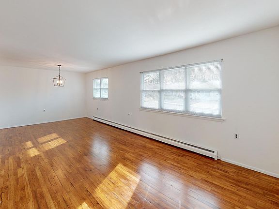 5th image of 3 Mount Logan Ln