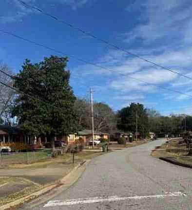 2nd image of 3501 Meadow Dr