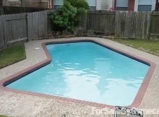 1323 Crystal Lake Cir E, Pearland, TX 77584