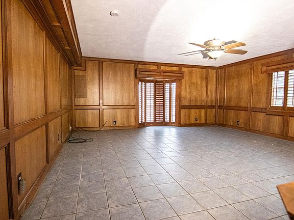 3rd image of 680 Knupple Rd