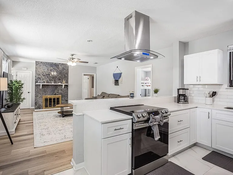 427 Holly Ave — Photo 8