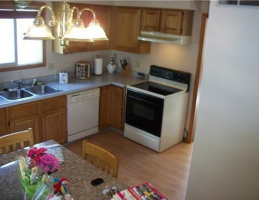 4th image of 2127 Desoto Dr