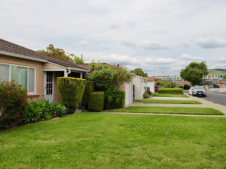 15539 Vassar Ave — Photo 3