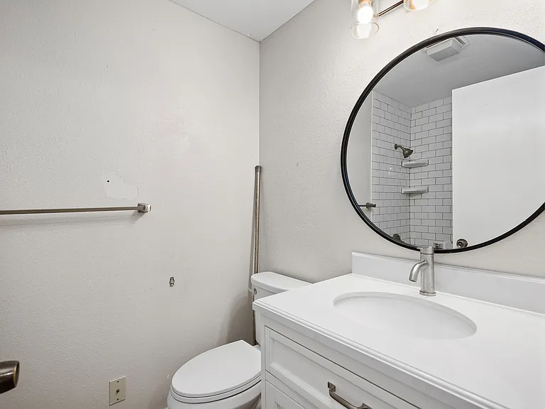 138 Hobson Ln — Photo 36