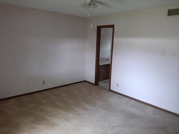 3rd image of 3311 Eisenhower Ct
