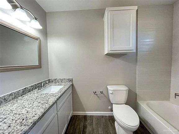 4th image of 3604 Bella Costa Dr #2