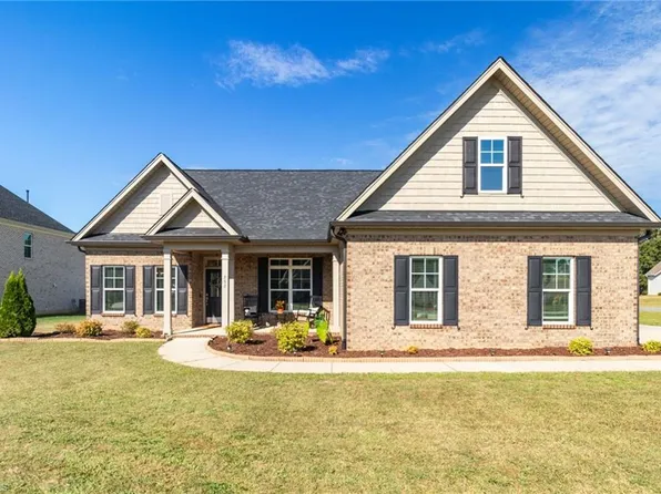 252 Rosewood Dr, Winston Salem, NC 27127