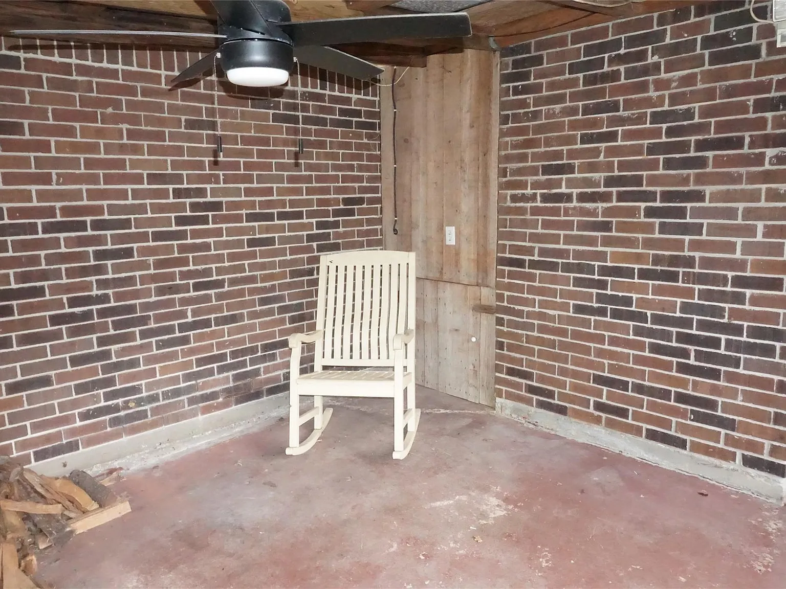 3 bed, 2.0 bath, 1376 sqft, $1,950 — Photo 3