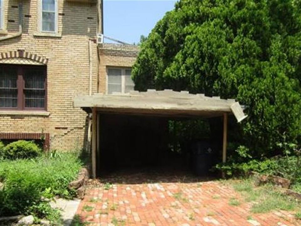 2nd image of 1107 W Hickory Ave
