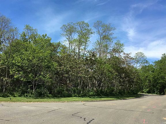 2nd image of 33 Lagoon Ct