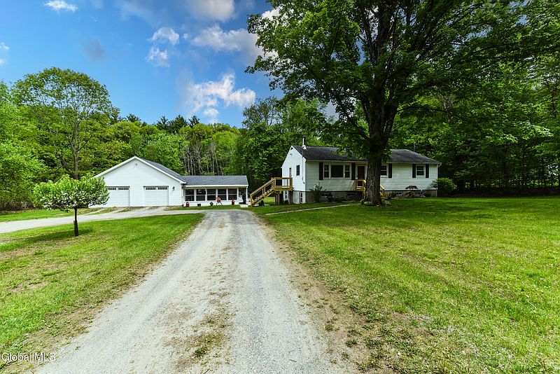 3rd image of 5764 Lake Road