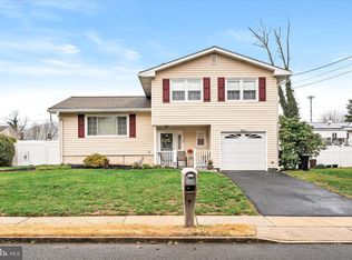 35 Wesleyan Dr, Hamilton, NJ 08690