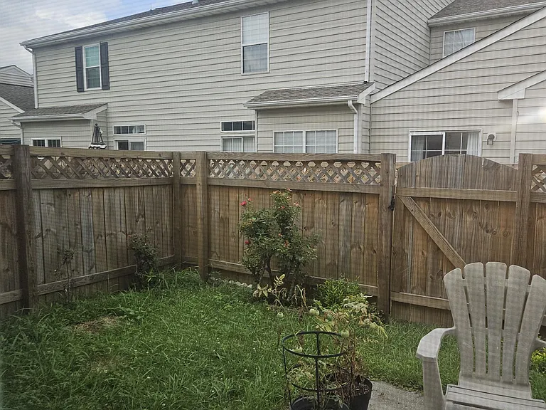 102 Chanticlair Dr — Photo 11