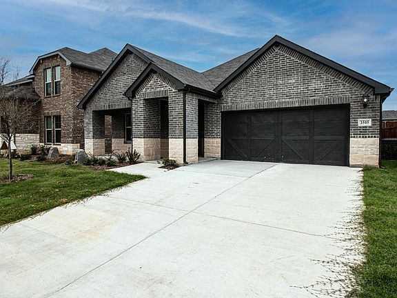 2nd image of 3505 Riviera Ct