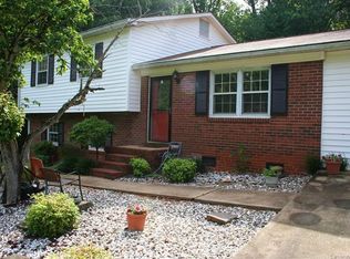 114 Foxfire Ct, Statesville, NC 28625