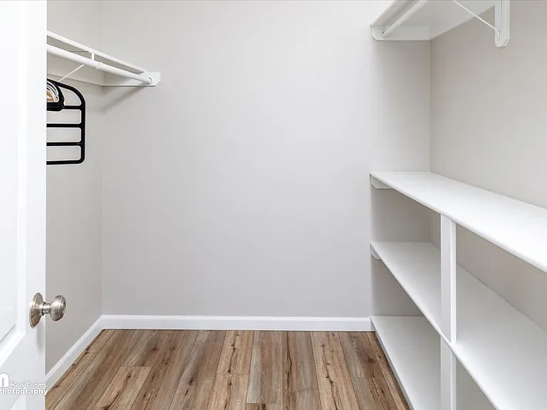 2895 S Avalon Cir — Photo 16