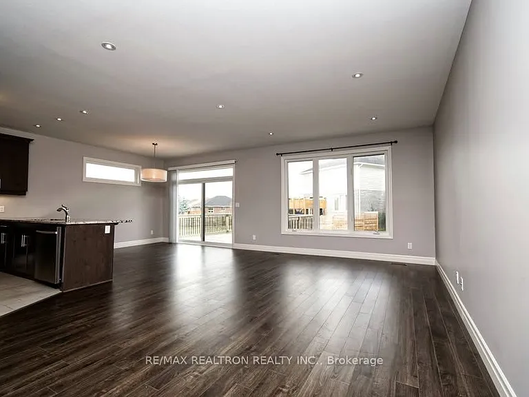 14 Tessa Blvd — Photo 2