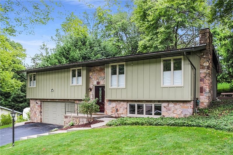 1st image of 122 Lyn Dale Dr
