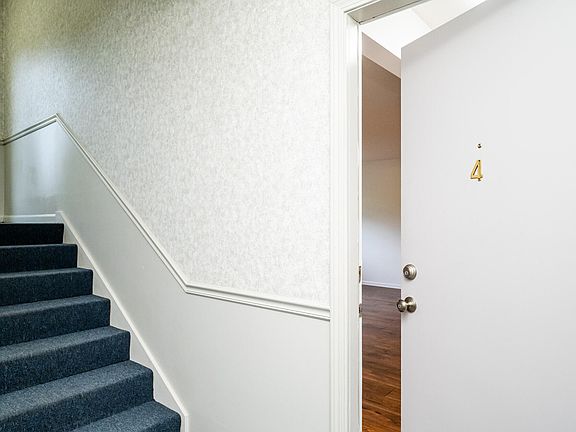 3rd image of 3626 Lakeshore Dr APT K4