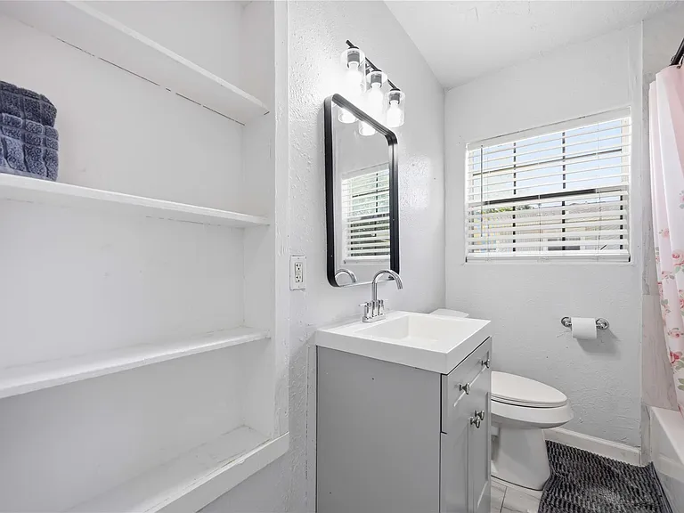 6726 Burkett St — Photo 9