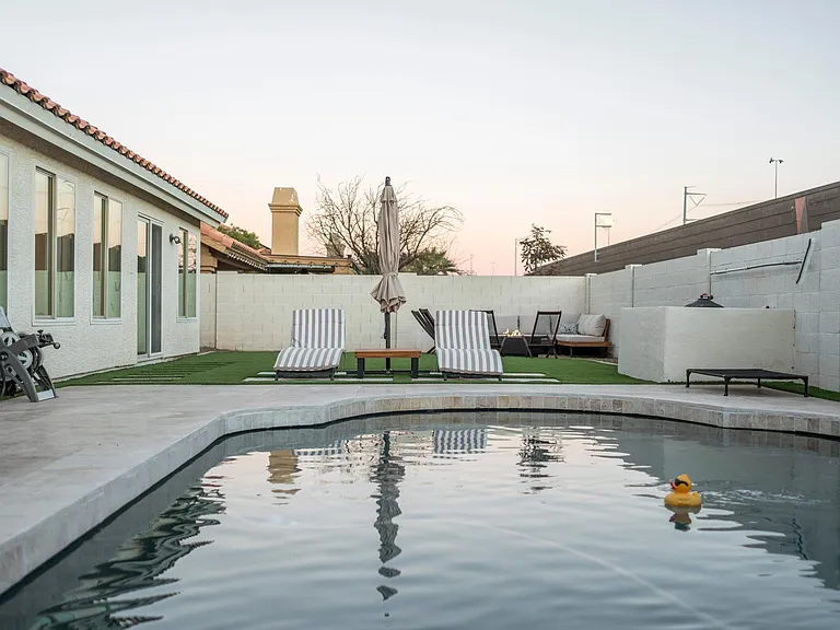 3001 E Redwood Ln — Photo 9