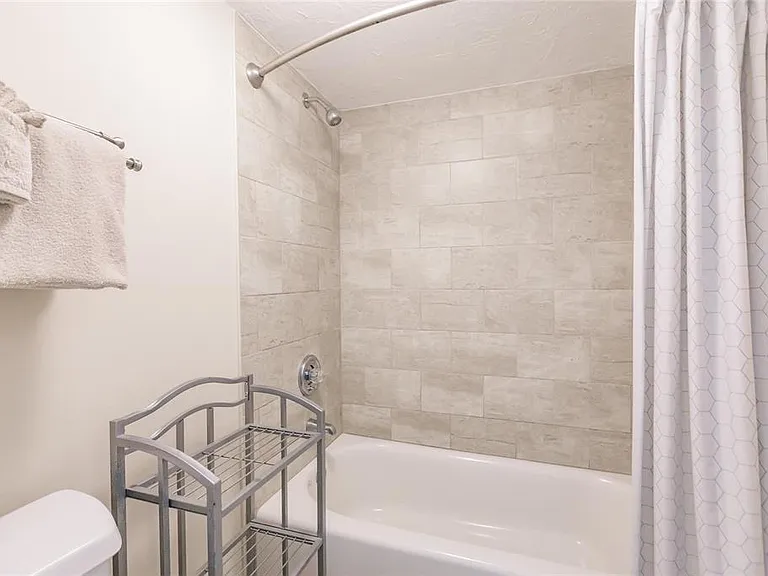 1055 W Peppertree Dr #506AA — Photo 24