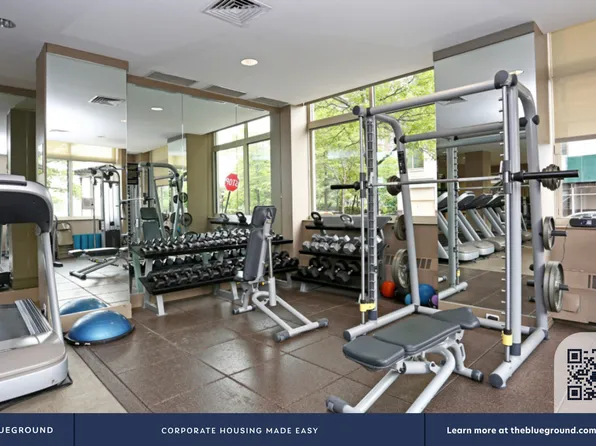 400 Chambers Street image 19 of 37