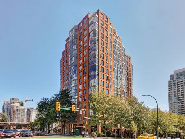 888 Pacific St #1007, Vancouver, BC V6Z 2S6