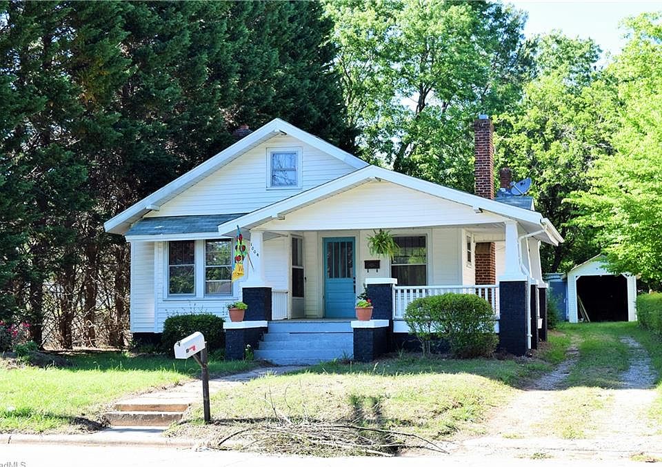 1st image of 1004 Wentworth St
