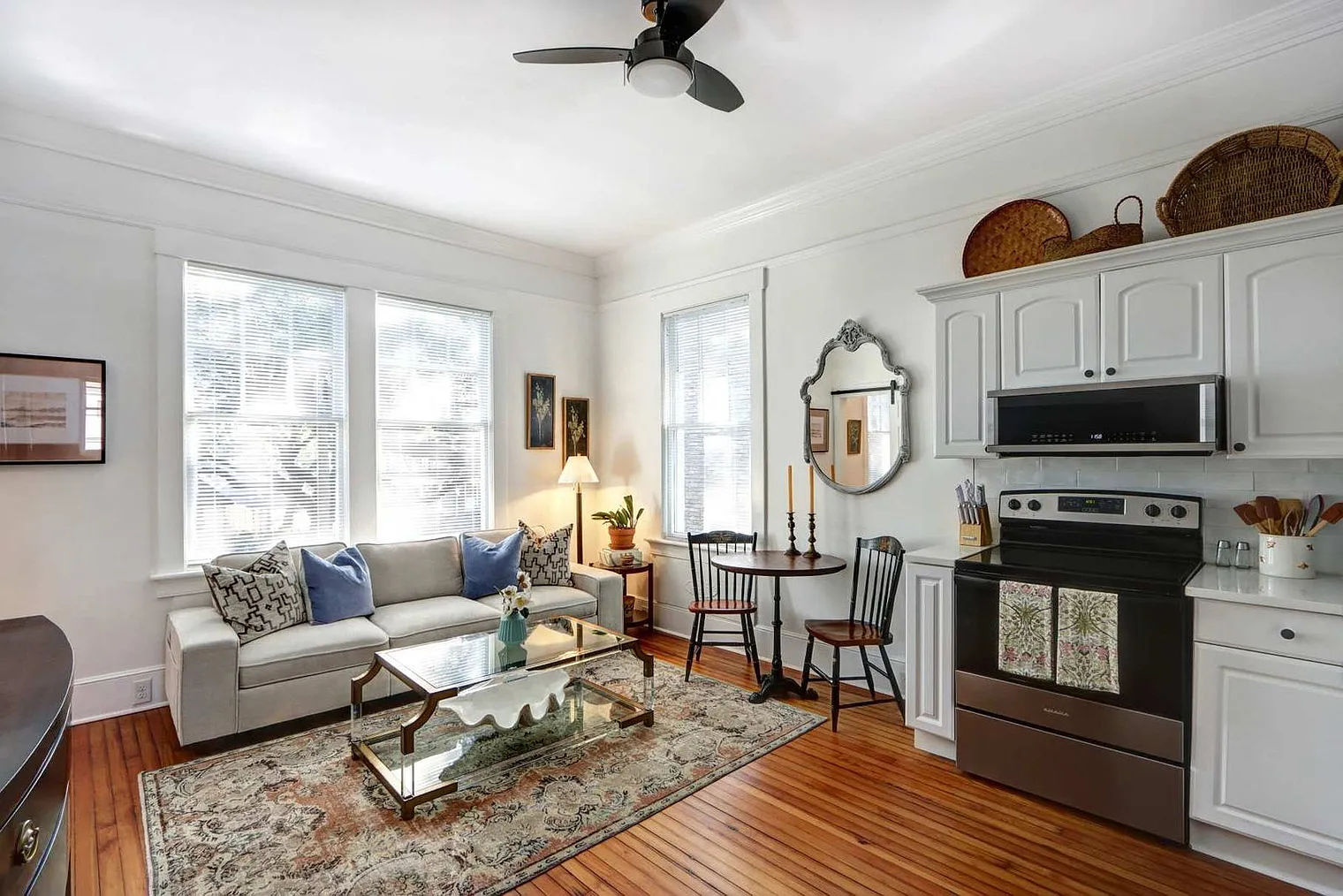 6 bed, 4.0 bath, $10,848 — Photo 2